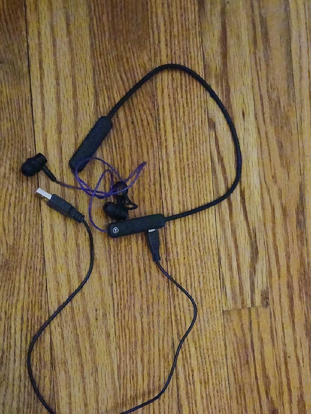 Black Wireless Neckband Earbuds